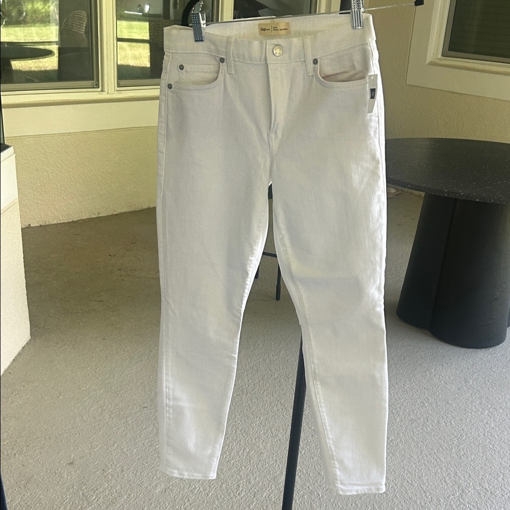 GAP White Skinny Jeans Minimalist Style